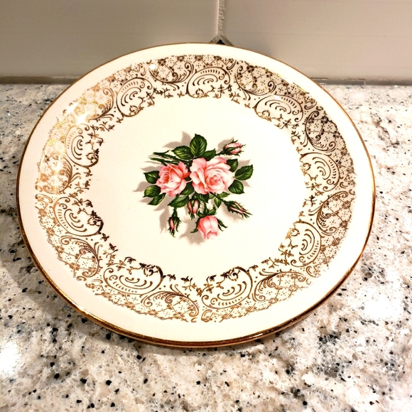 Tudor Rose 6" Georgian China plates. 2 Antique plates with gold gilt. - Picture 1 of 4
